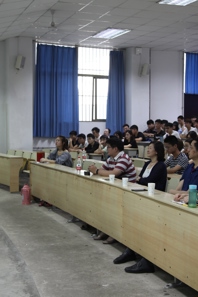 上海音乐学院博士后余亚飞应邀来我校讲学