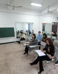 我院组织研究生参加“立足新教材、探索新课堂”公开教学研讨活动