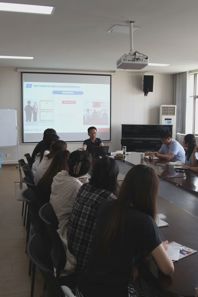 校党委常委、副校长檀竹茂为音乐学院学生上思想政治课